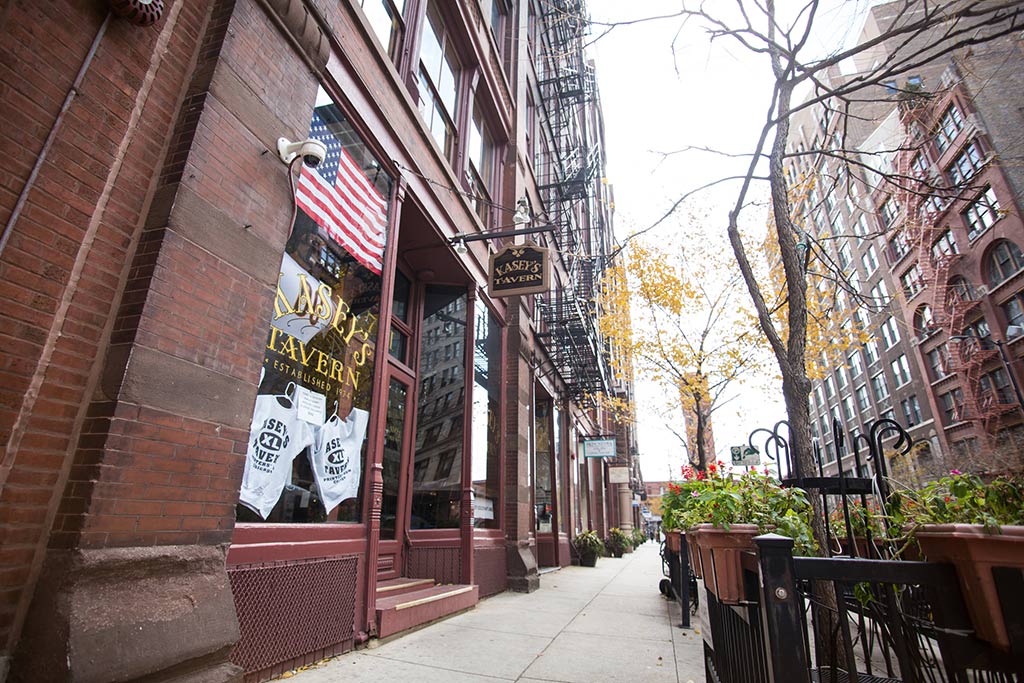 Best Chicago Sports Bars for Cubs Game Day Near Wrigley Field