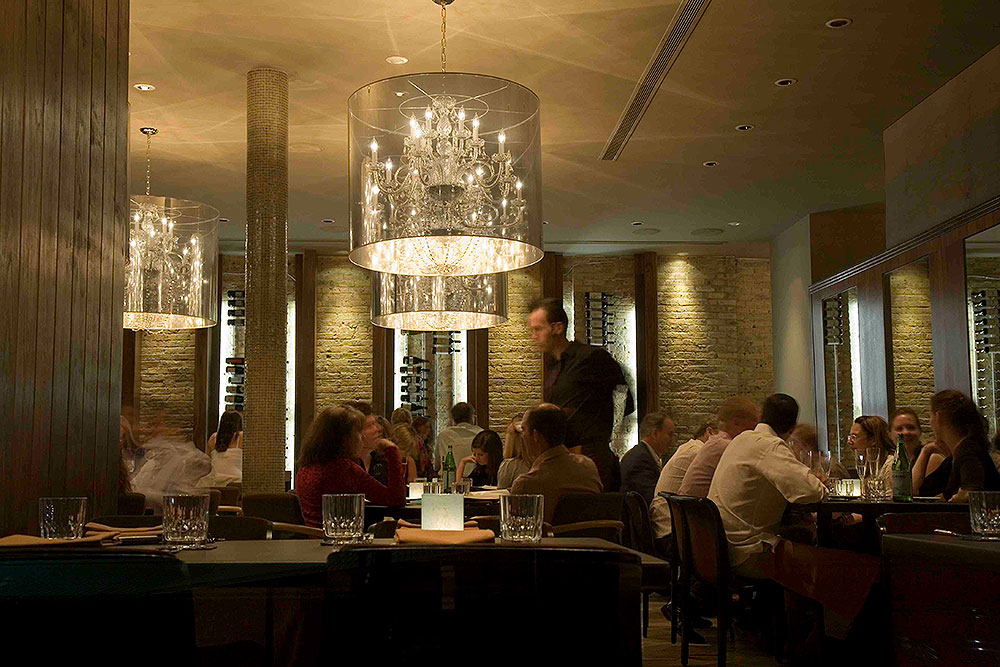 Chicago s Most Romantic Restaurants: Perfect for Dates & Anniversaries