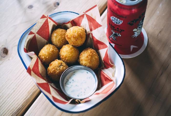 Top 5 Chicago Neighborhoods for Food Lovers: Ultimate Dining Guide