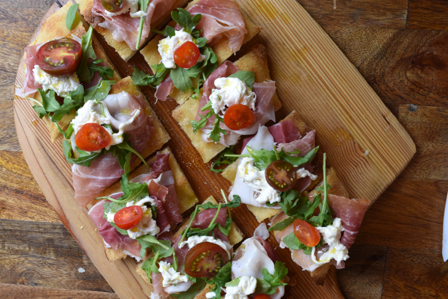 Discover Chicago s Vibrant Food Halls: Savor Top Chefs, Drinks & Culture