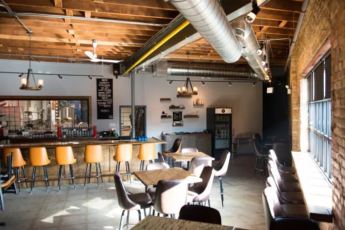 Discover Chicago s Top Distilleries: Craft Spirits Tours & Tastings