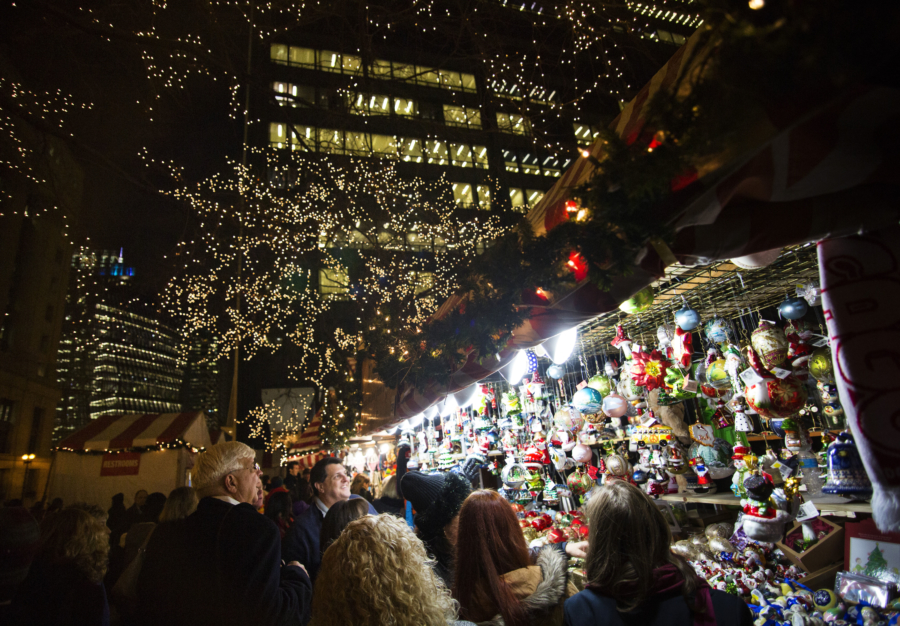 Best Chicago Holiday Tours: Dazzling Lights, Markets & Festive Magic