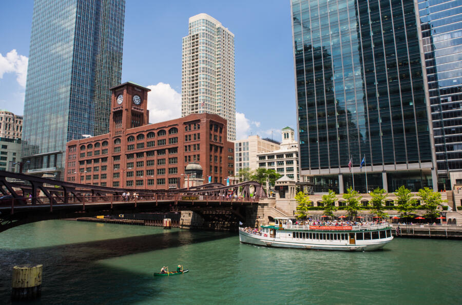 Ultimate Guide to Chicago Lake and River Cruises: Explore the Windy City from the Water