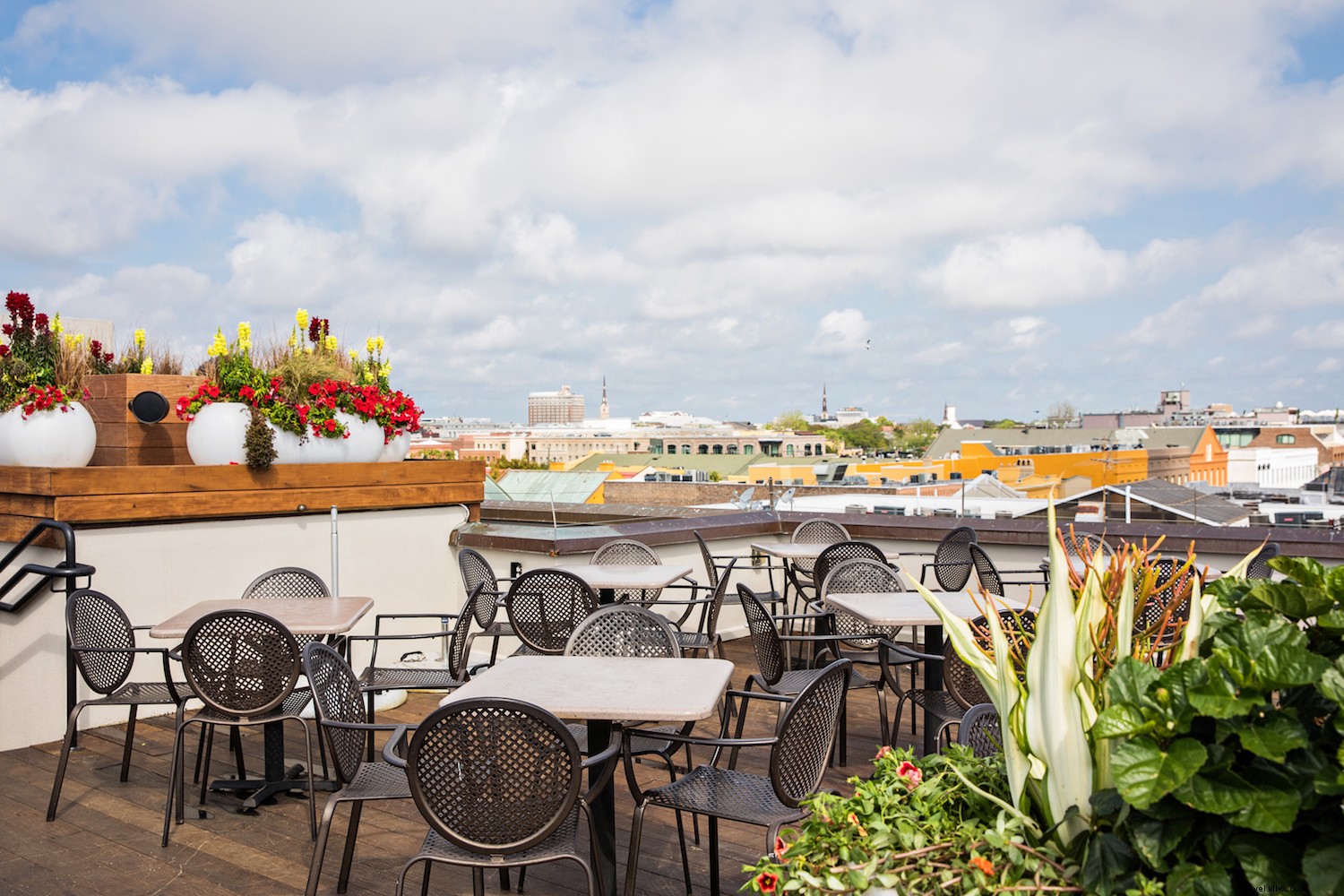 Top 12 Rooftop Bars in Charleston: Stunning Views & Craft Cocktails