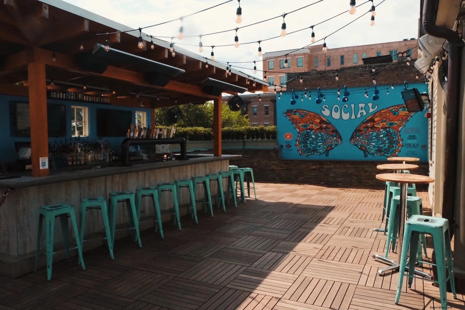 Top 12 Rooftop Bars in Charleston: Stunning Views & Craft Cocktails