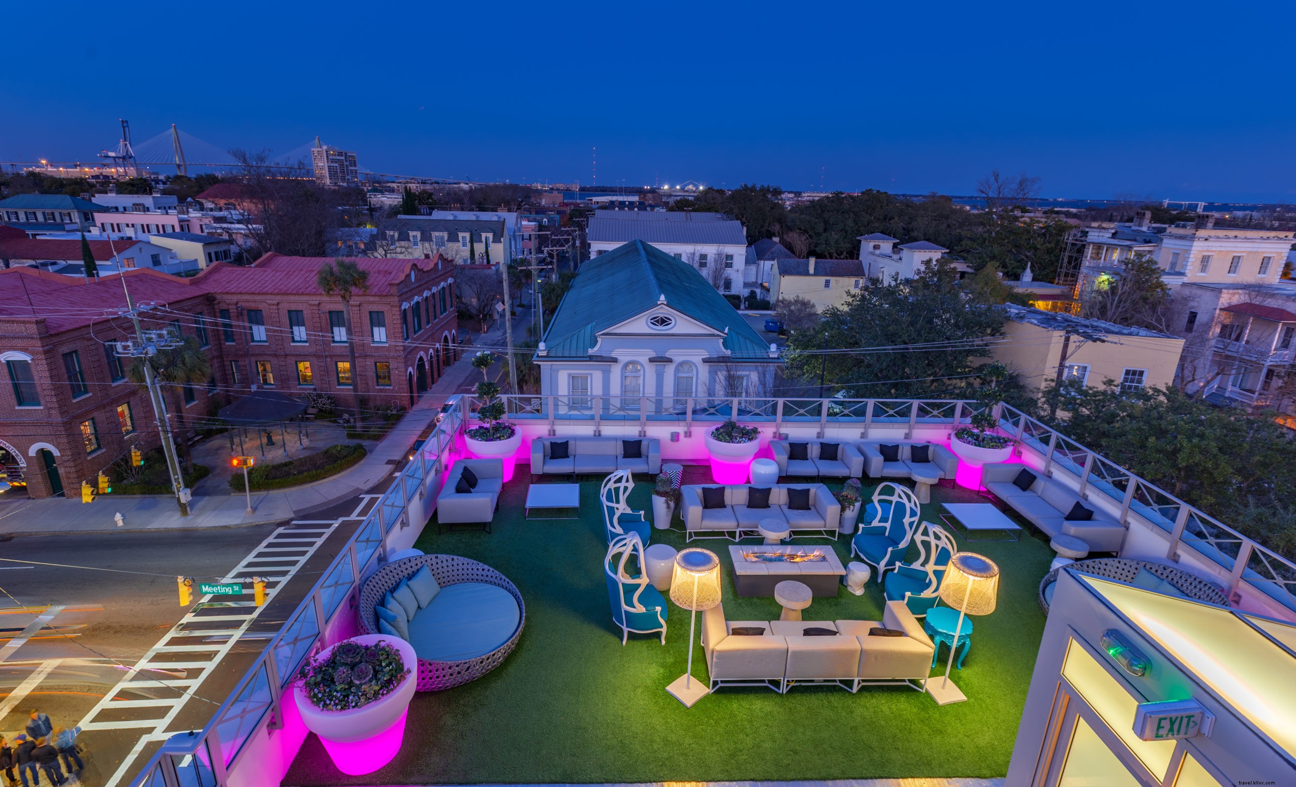 17 Best Charleston Hotels for Breathtaking Sunrise & Sunset Views