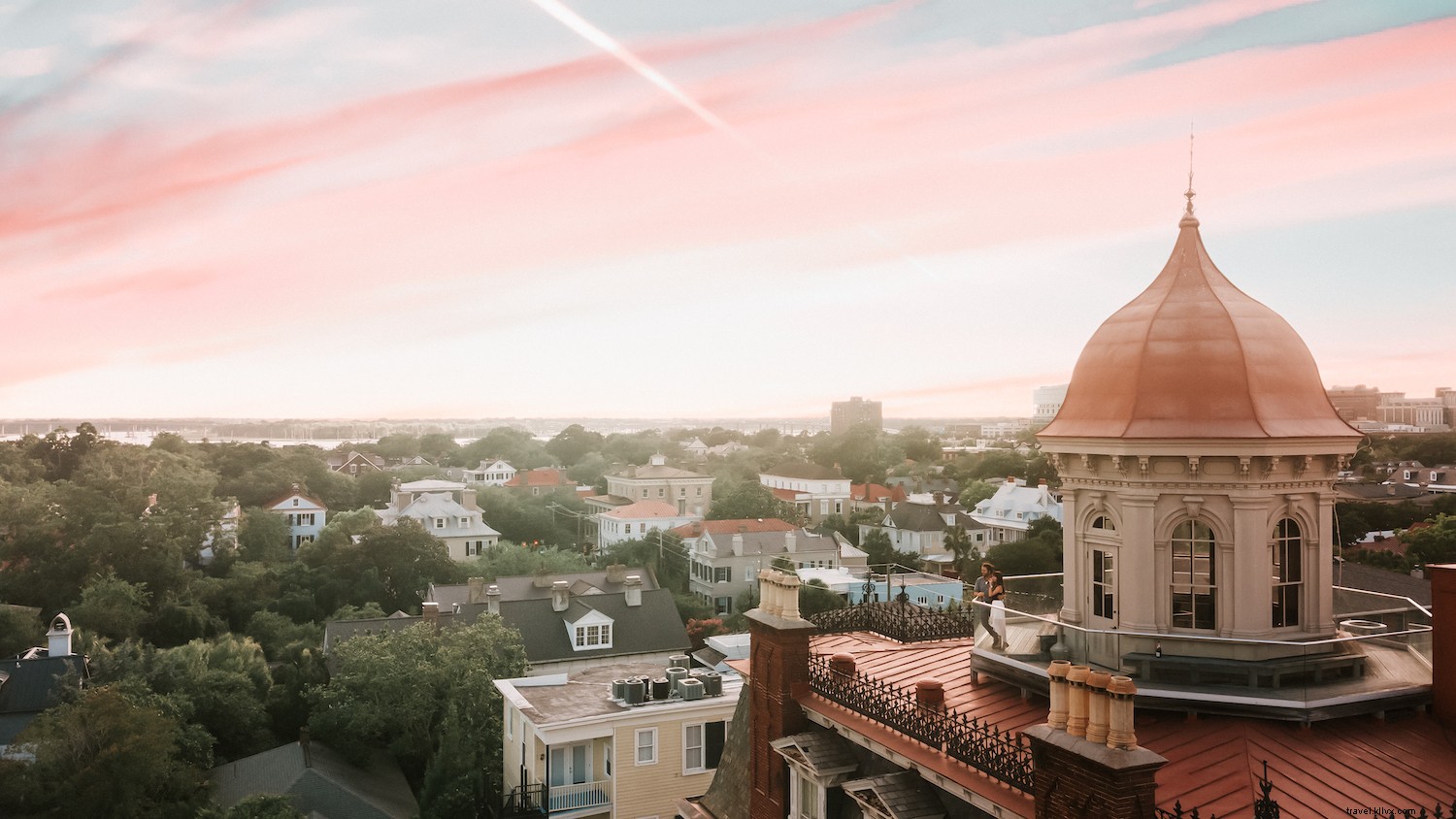 17 Best Charleston Hotels for Breathtaking Sunrise & Sunset Views