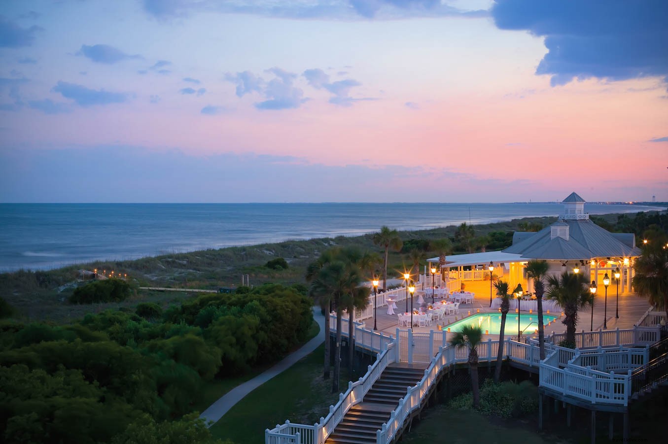 17 Best Charleston Hotels for Breathtaking Sunrise & Sunset Views