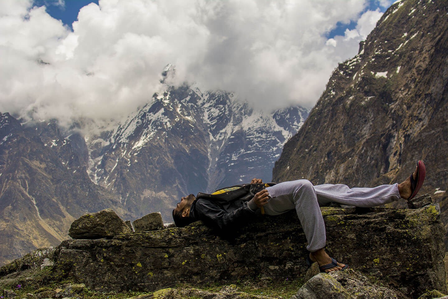 Himachal Pradesh vs Uttarakhand: Which Himalayan Destination is Perfect for Your Trip?