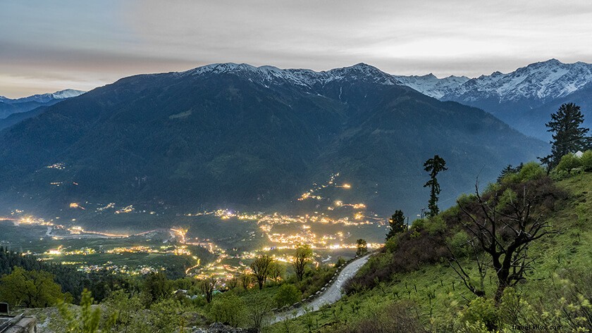 Himachal Pradesh vs Uttarakhand: Which Himalayan Destination is Perfect for Your Trip?