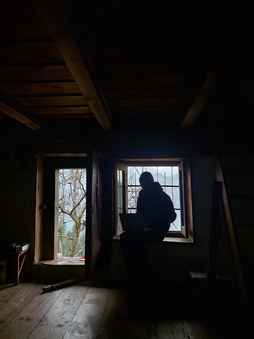 Proven Strategies for Expats to Overcome Homesickness Abroad