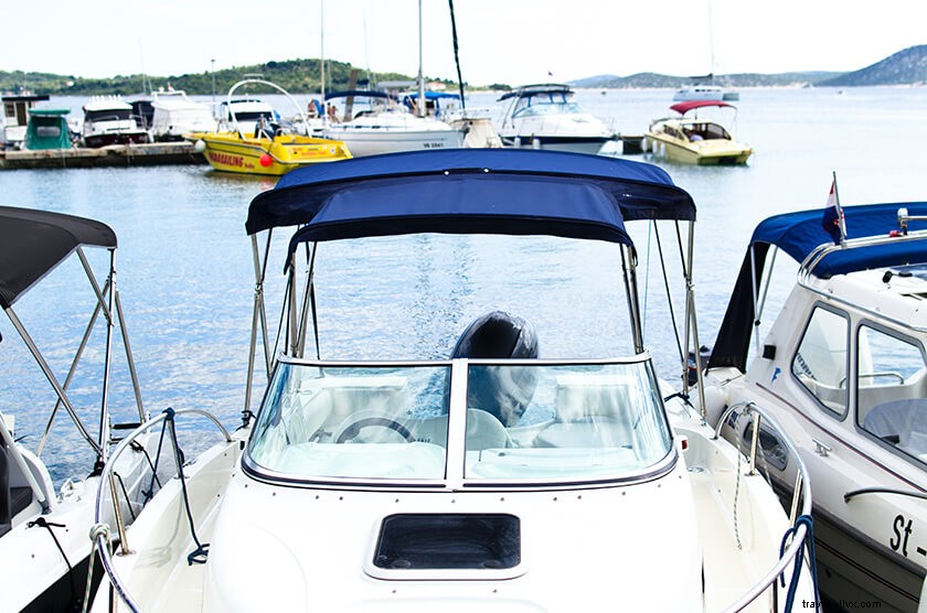 Why Choose Yachting Over Cruising: Luxury, Privacy & Unmatched Experiences