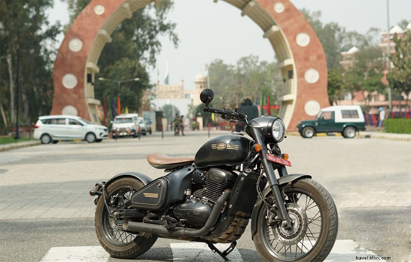 Stunning Jawa 42 Images: Riding Adventures with Jawa Perak and Classic