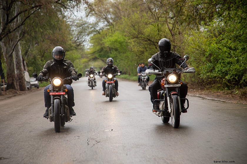 Stunning Jawa 42 Images: Riding Adventures with Jawa Perak and Classic