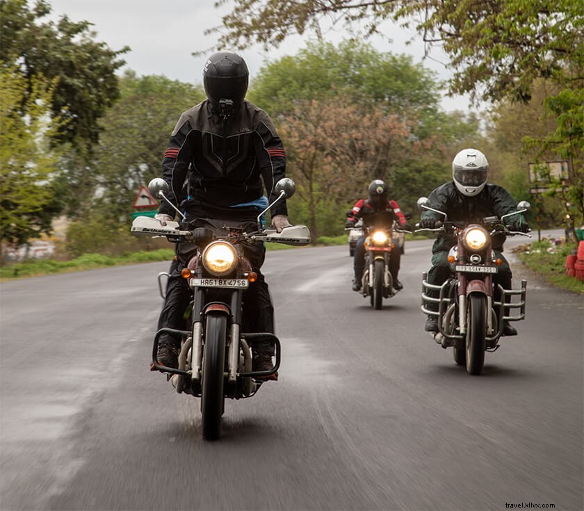 Stunning Jawa 42 Images: Riding Adventures with Jawa Perak and Classic
