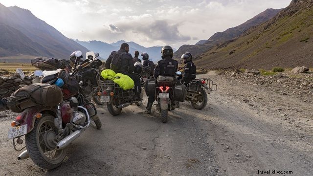 Epic Ladakh Adventure on Jawa 42: Stunning Pictures