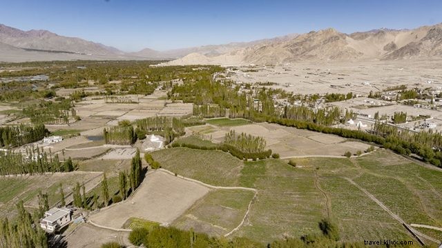 Epic Ladakh Adventure on Jawa 42: Stunning Pictures