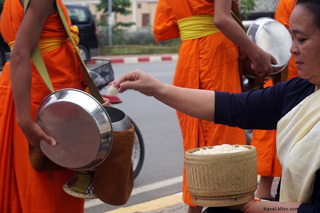Luang Prabang Tak Bat: Captivating Morning Alms-Giving Ceremony in Stunning Pictures