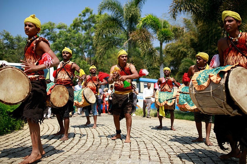 Discover Regal Luxury: The Golden Chariot Train Journey Across India