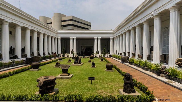 Why I Fell in Love with Indonesia: The Warmth of Its People