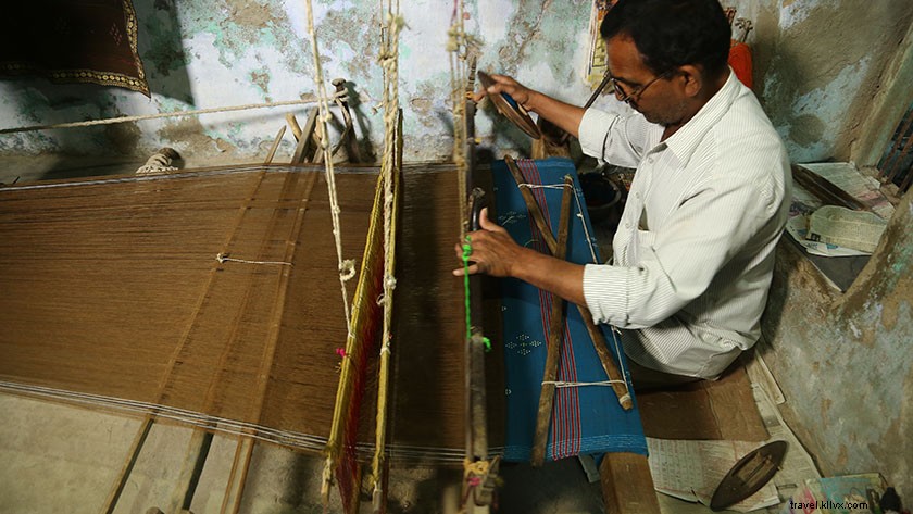 Discover Patola and Tangaliya: Gujarat s Exquisite Indigenous Handicrafts