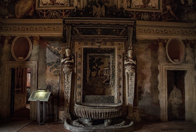 Discover the Magnificent Gardens of Villa d Este in Tivoli, Italy