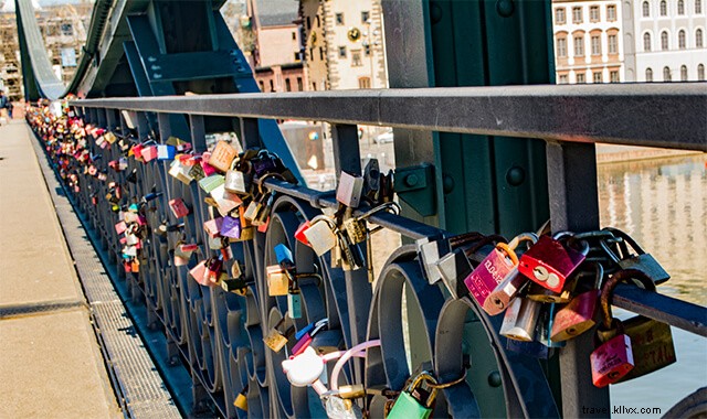 Ultimate Frankfurt Travel Guide: Top Attractions, Experiences & Insider Tips