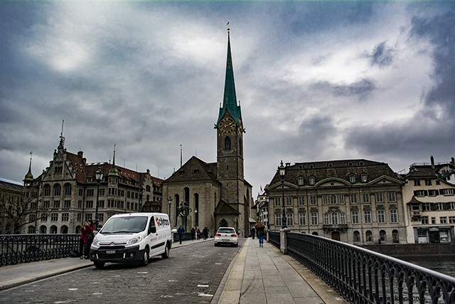 24 Hours in Zurich: Authentic Couchsurfing Adventure & Travel Guide