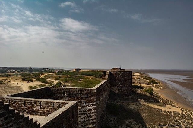 Ultimate Travel Guide to Lakhpat Fort: Gujarat s Enigmatic Ghost Town