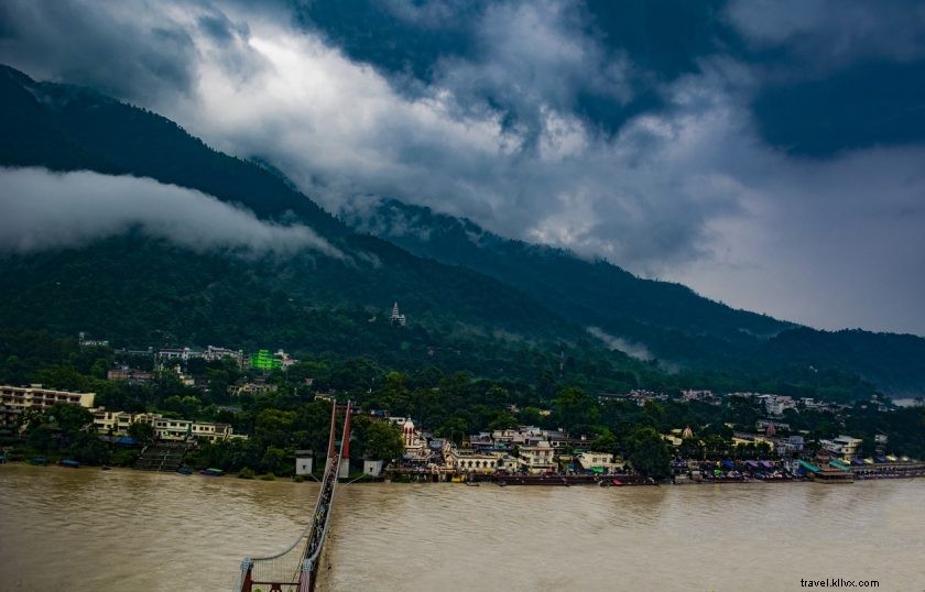 Ultimate Rishikesh Travel Guide: Top Things to Do, Best Stays & Seasonal Tips