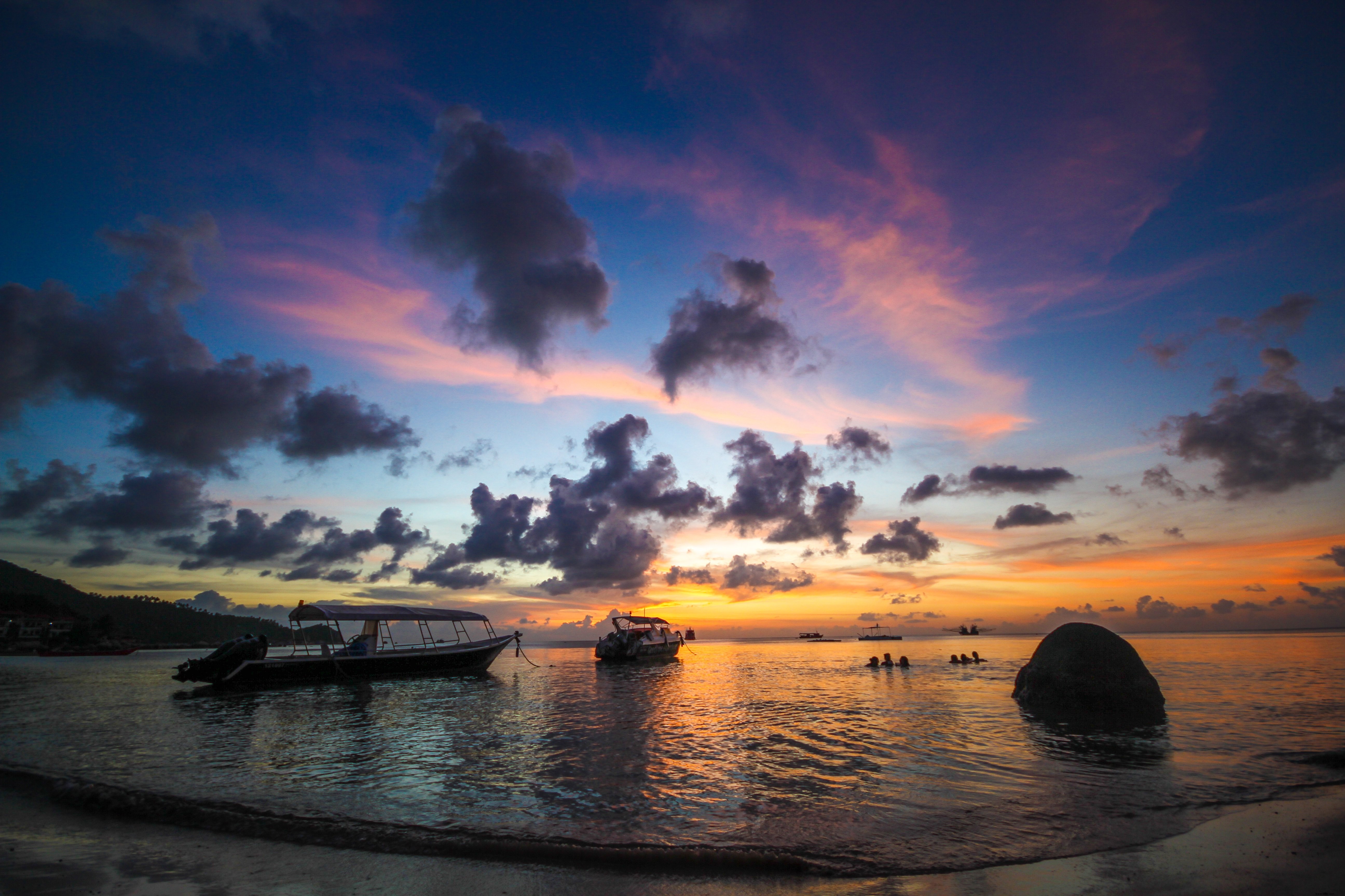 Breathtaking Thailand Beach Sunset – Stunning Coastal Photo