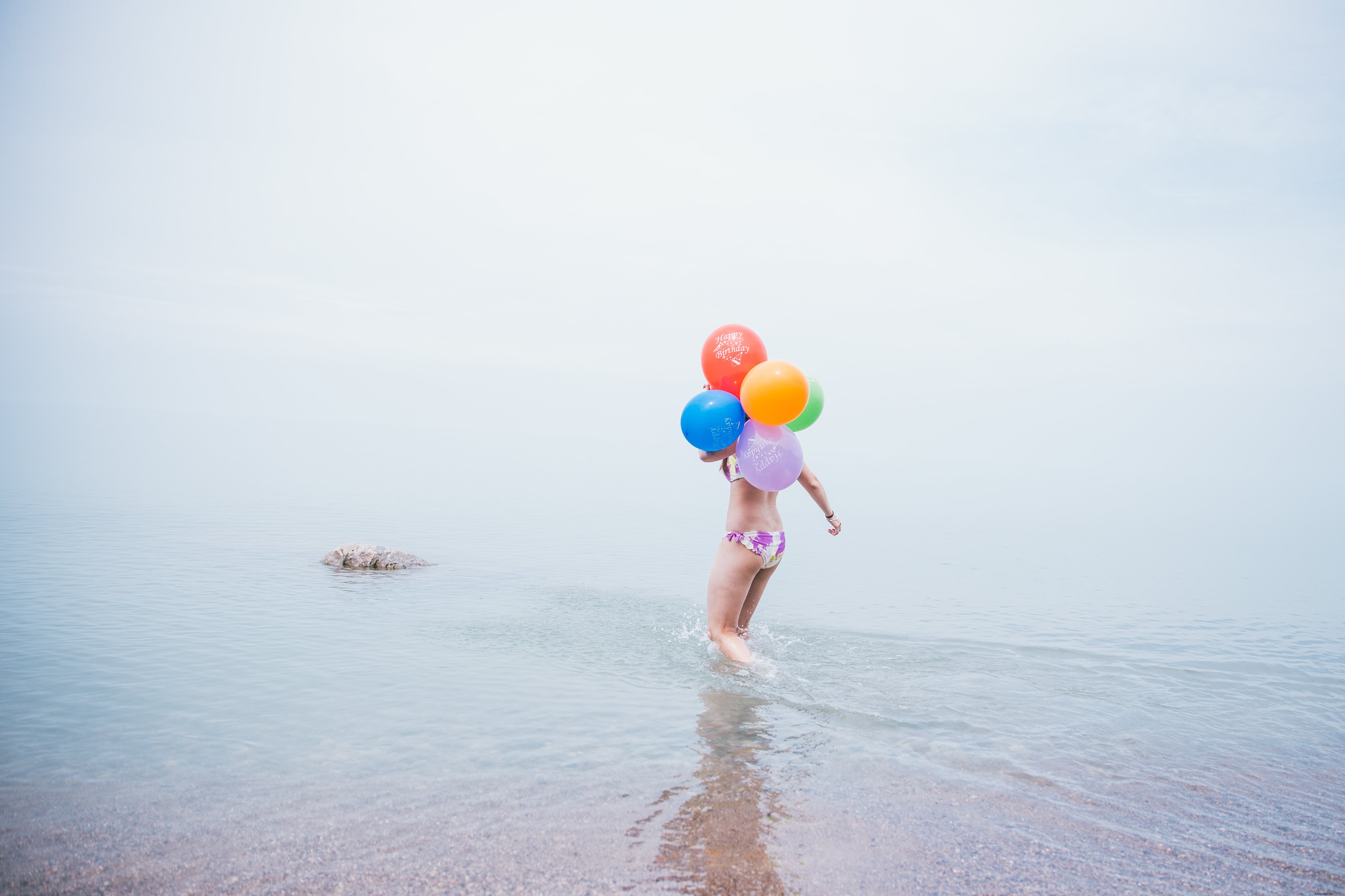 Vibrant Beach Party Balloons – Stunning Summer Photo