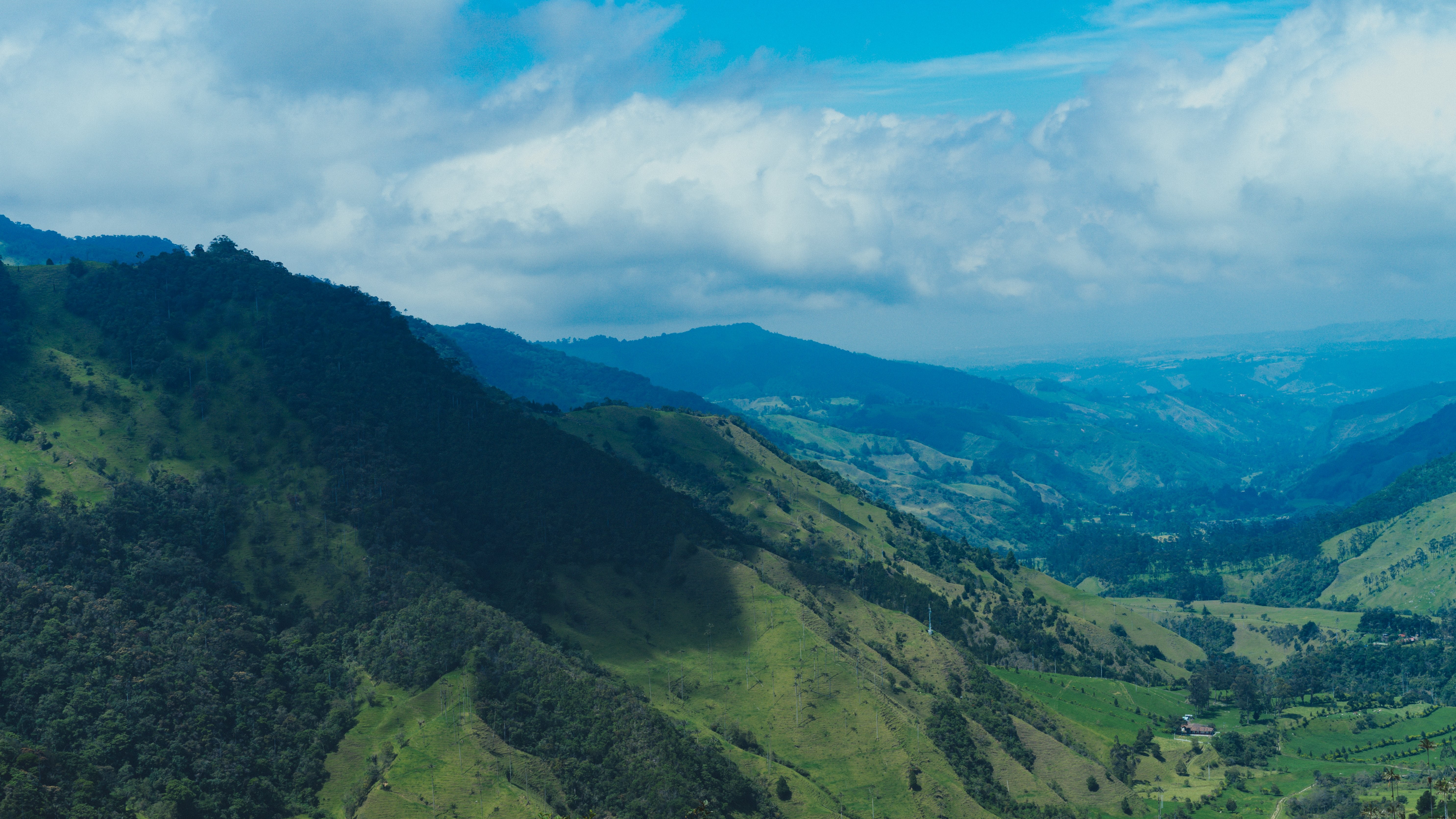 Stunning Mountains of Colombia: Breathtaking Landscape Photo