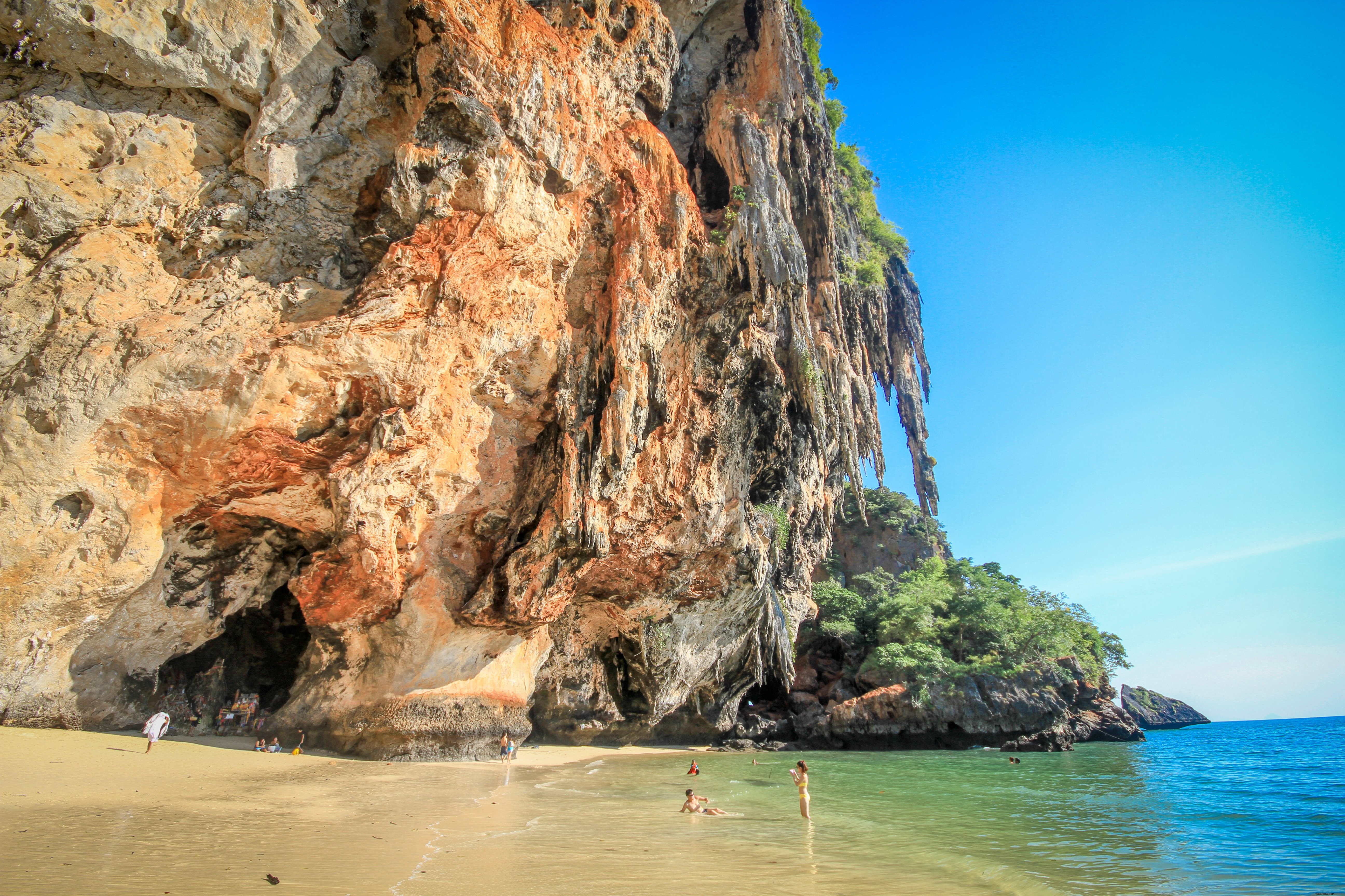 Stunning Railay Beach in Krabi, Thailand: Breathtaking Scenic Photo