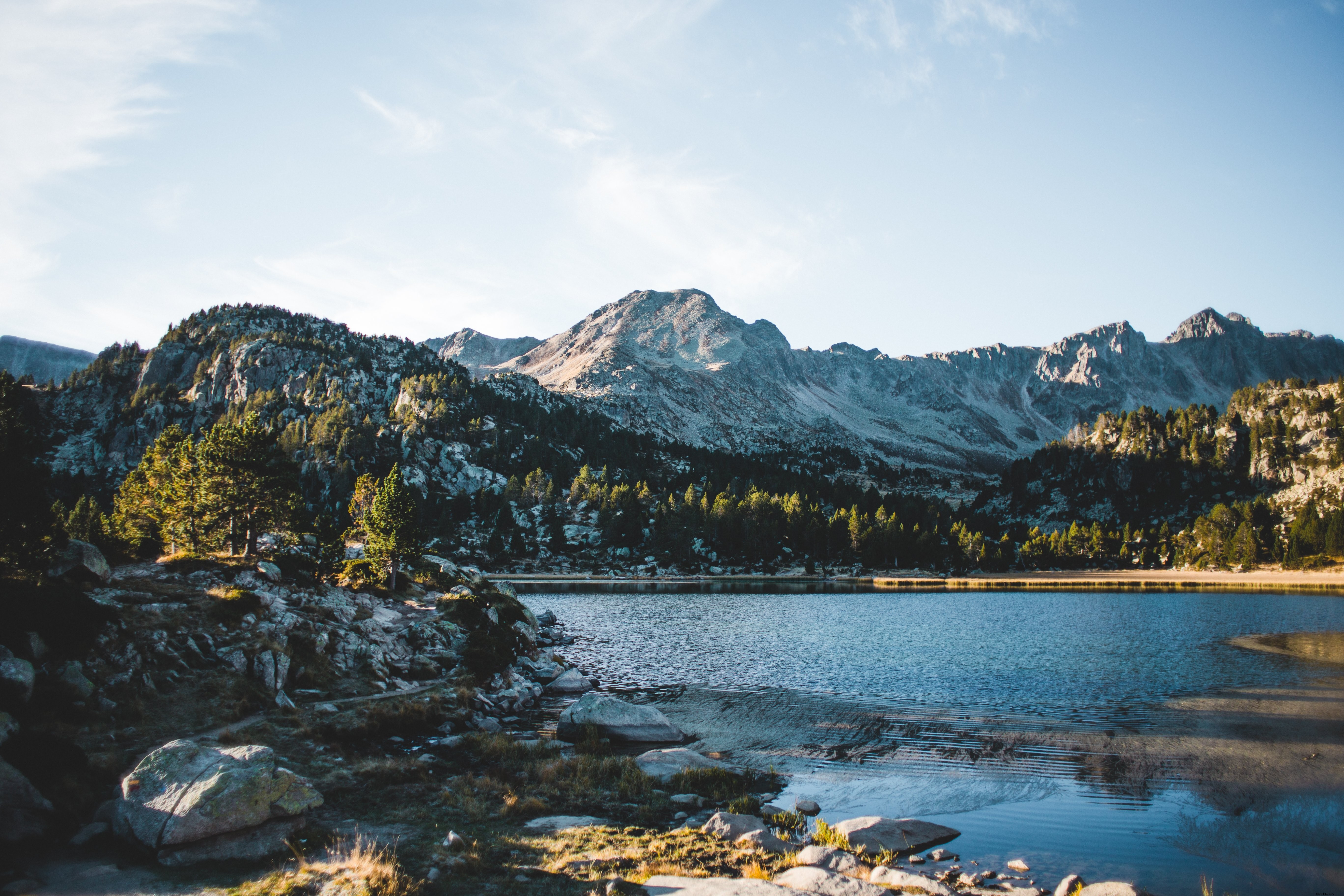 Stunning Mountain Lake in Andorra: Breathtaking High-Resolution Photo