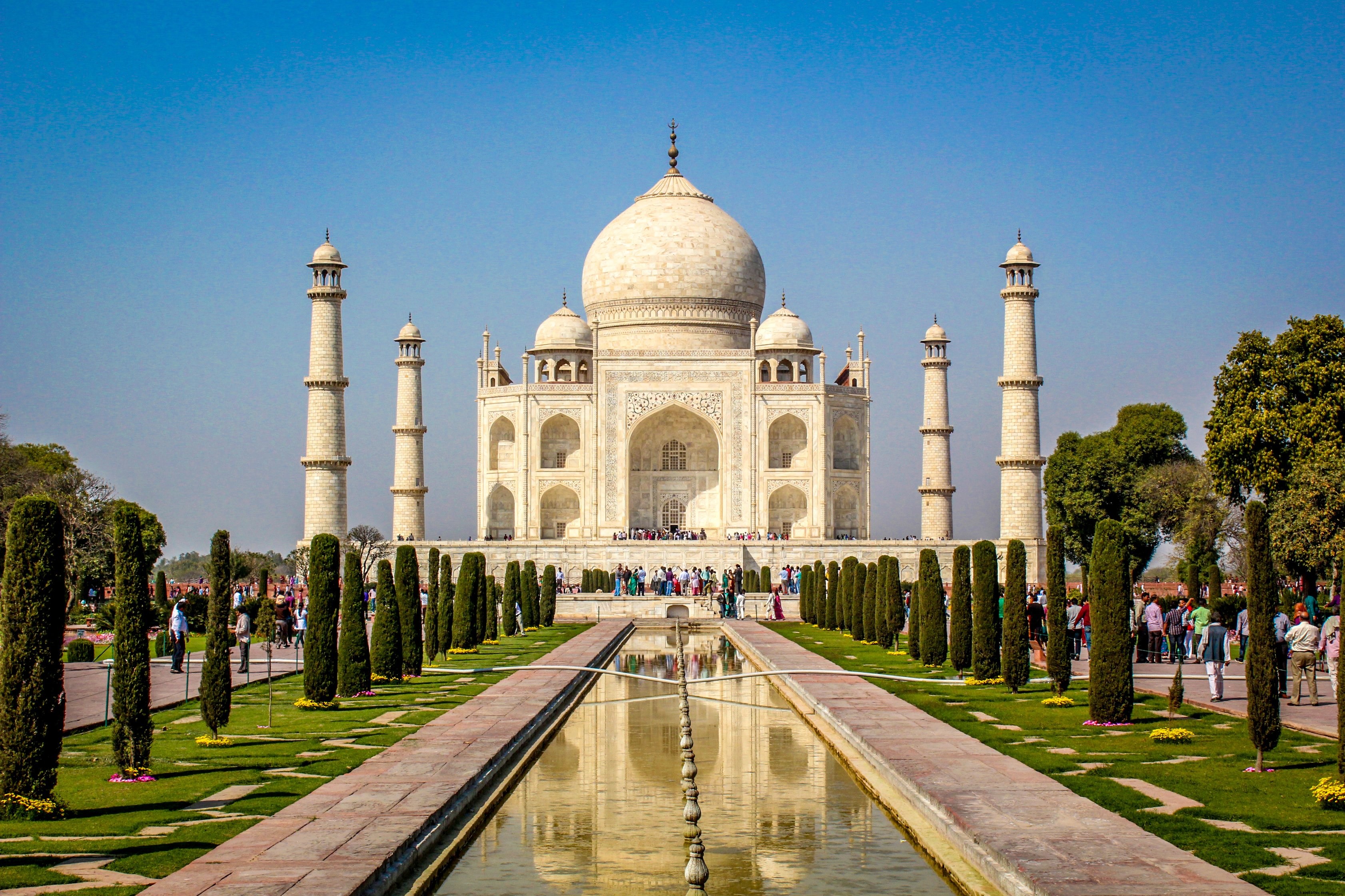 Stunning Taj Mahal Photo: Iconic Wonder of India