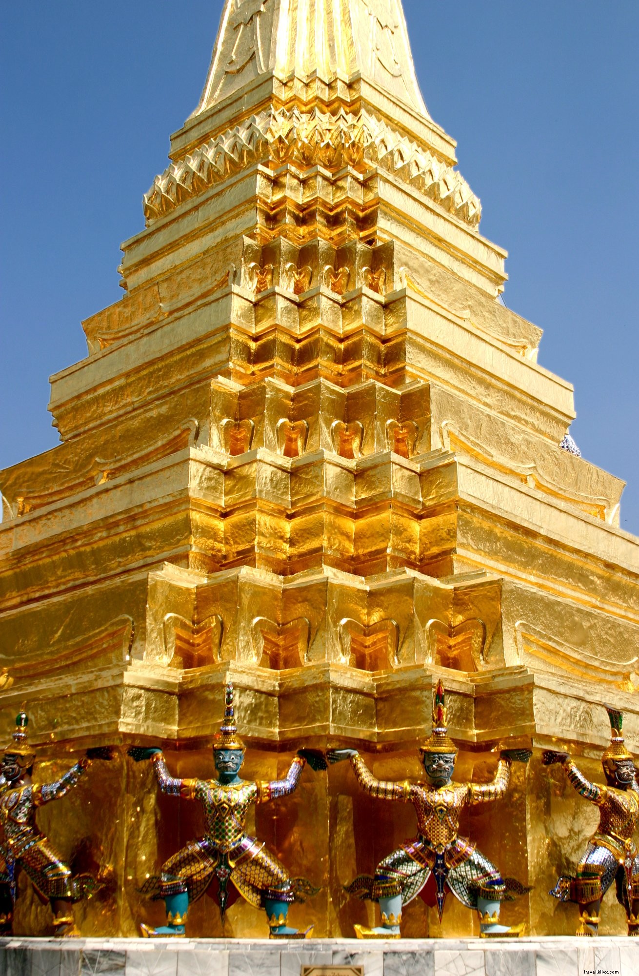 Stunning Golden Thai Temple: Majestic Architectural Photo