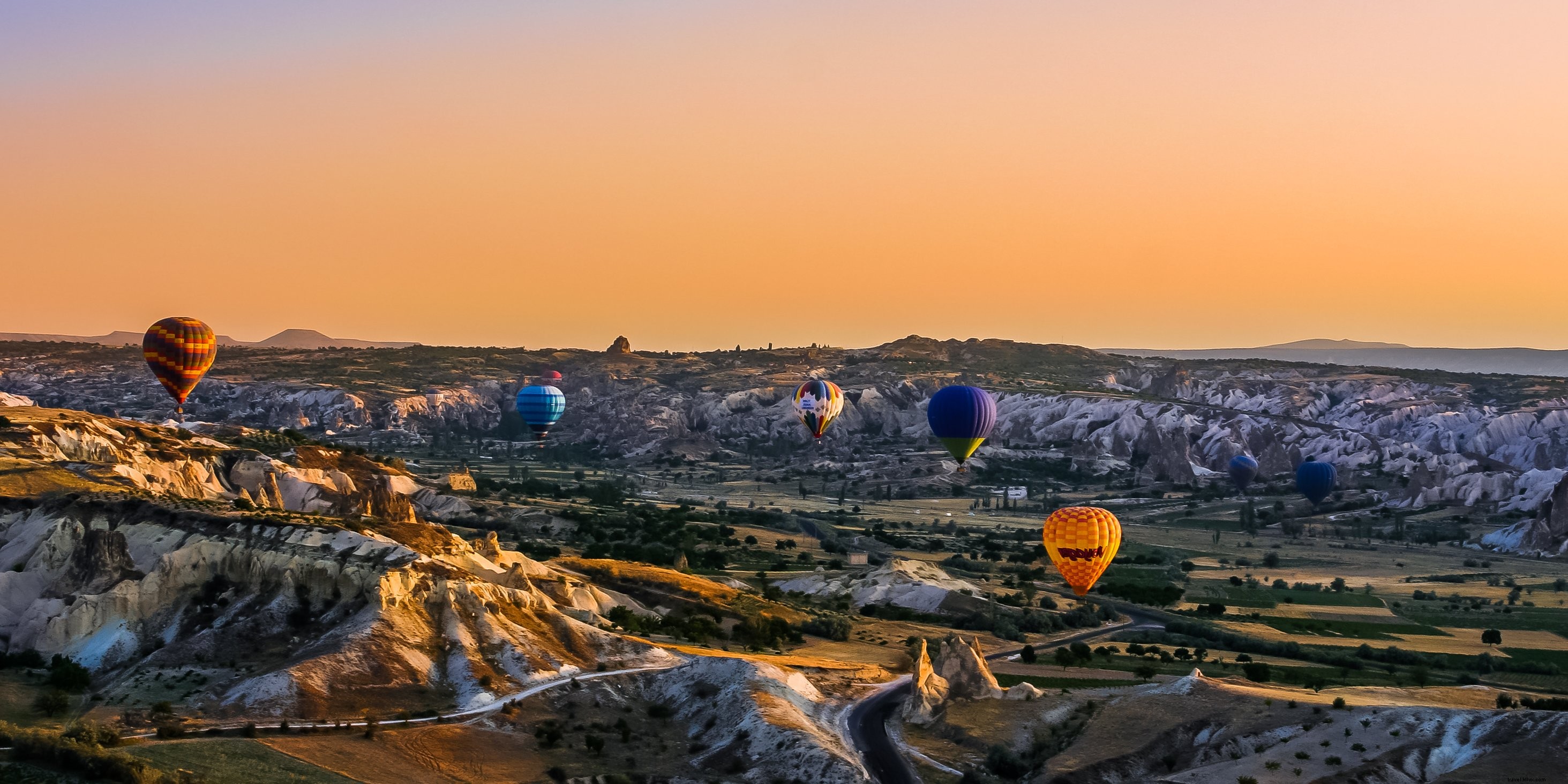 Stunning Hot Air Balloons at Dusk: Breathtaking Aerial Photography