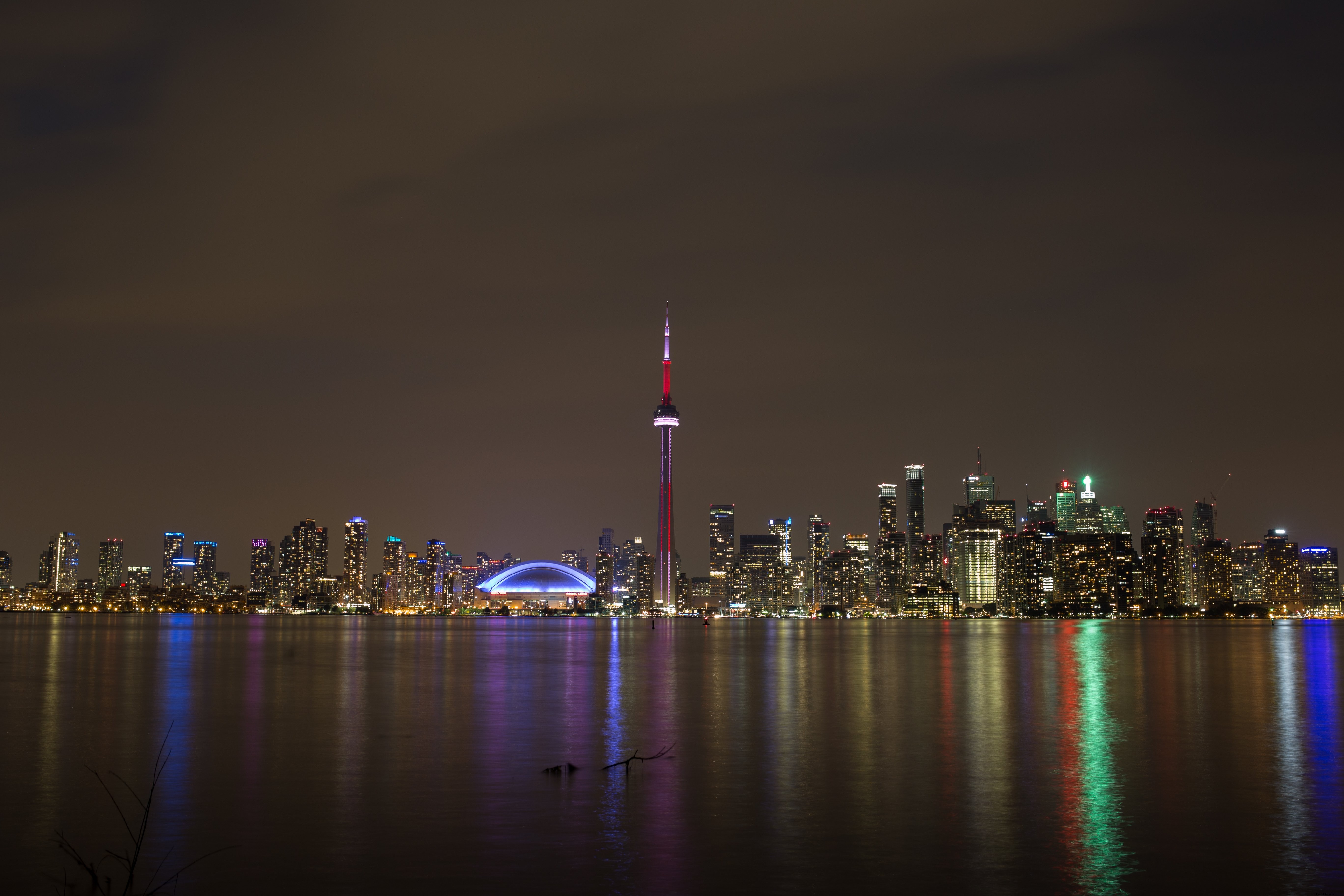 Stunning Toronto City Lights at Night: Captivating Urban Photo