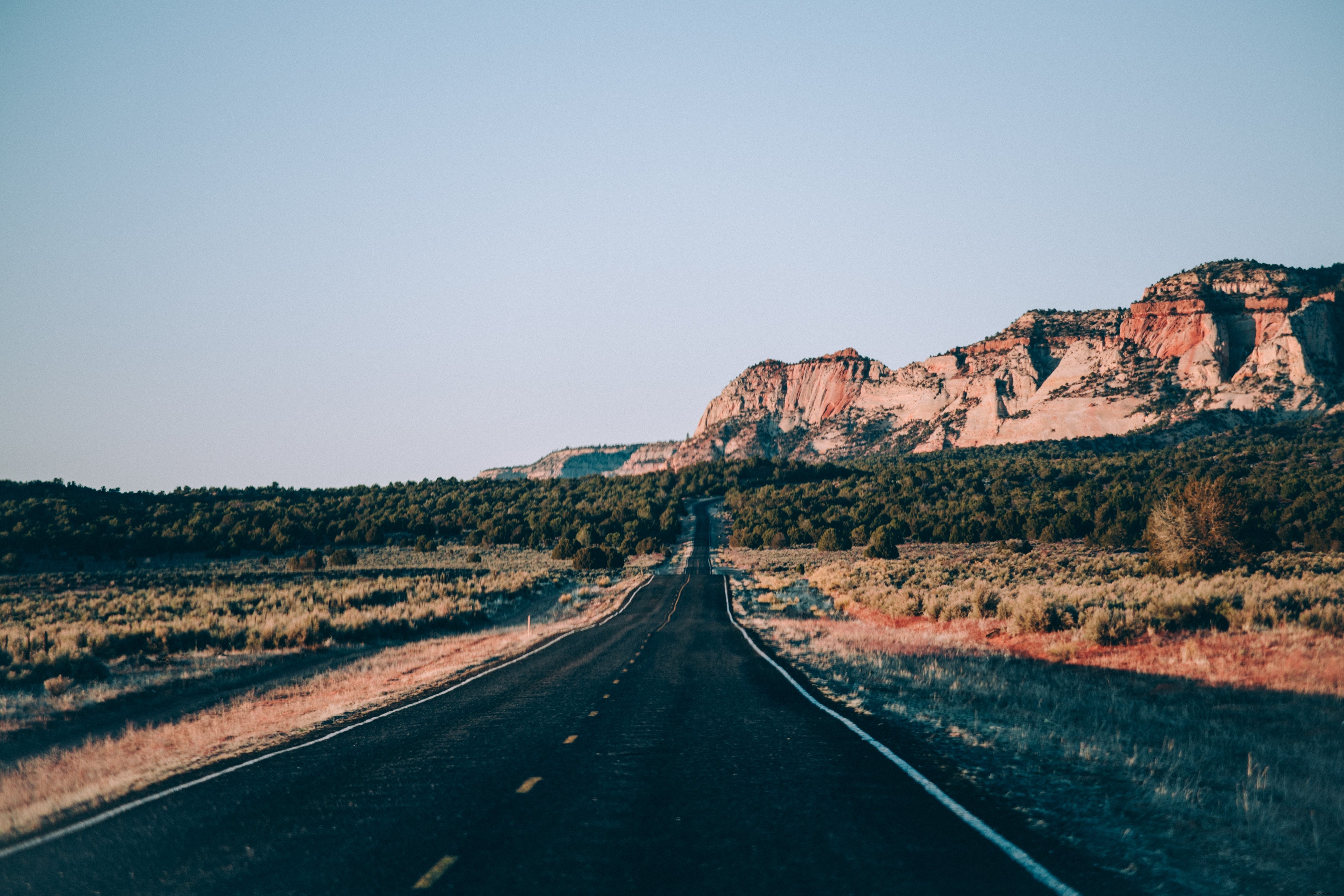 Stunning American Desert Highway Photo: Vast Landscapes Await