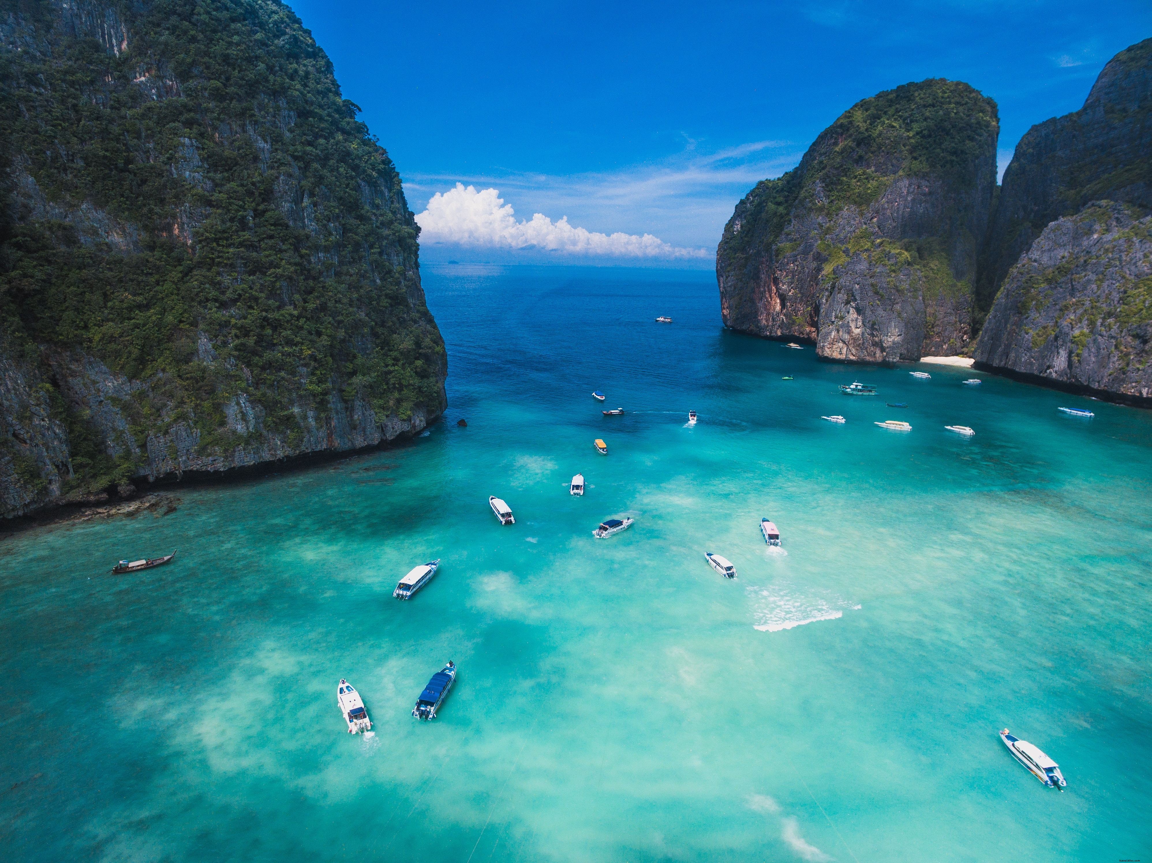 Stunning Photo: Boats Sailing on Crystal Clear Blue Waters