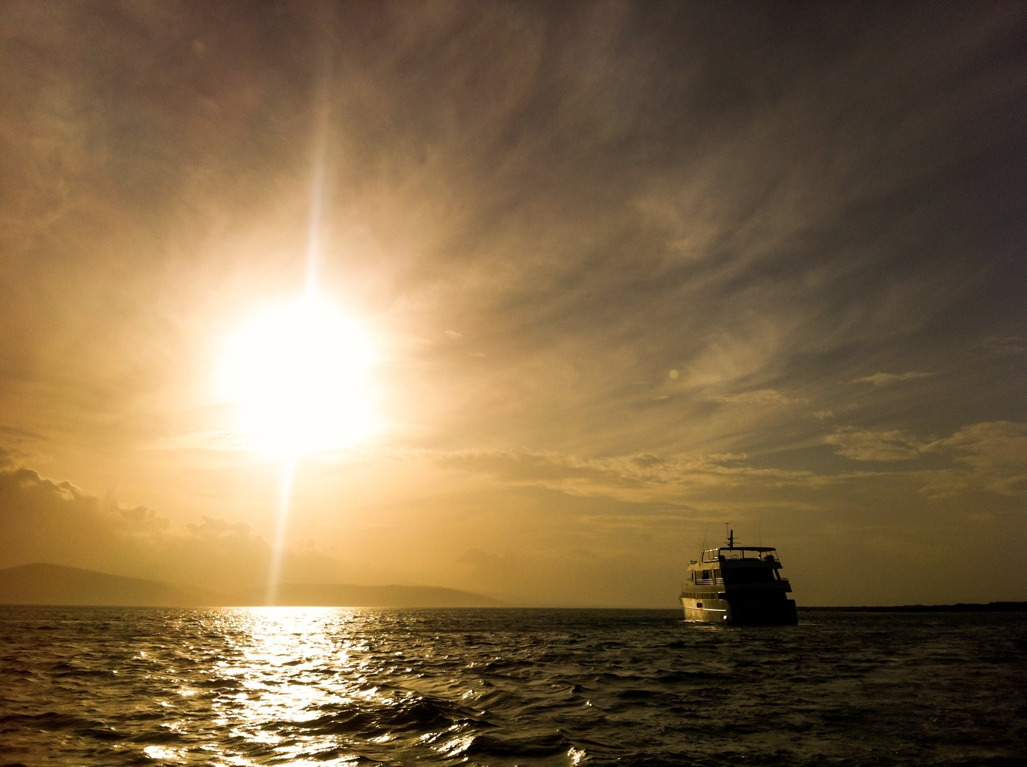 Sailing into the Sunrise: Breathtaking Seascape Photography