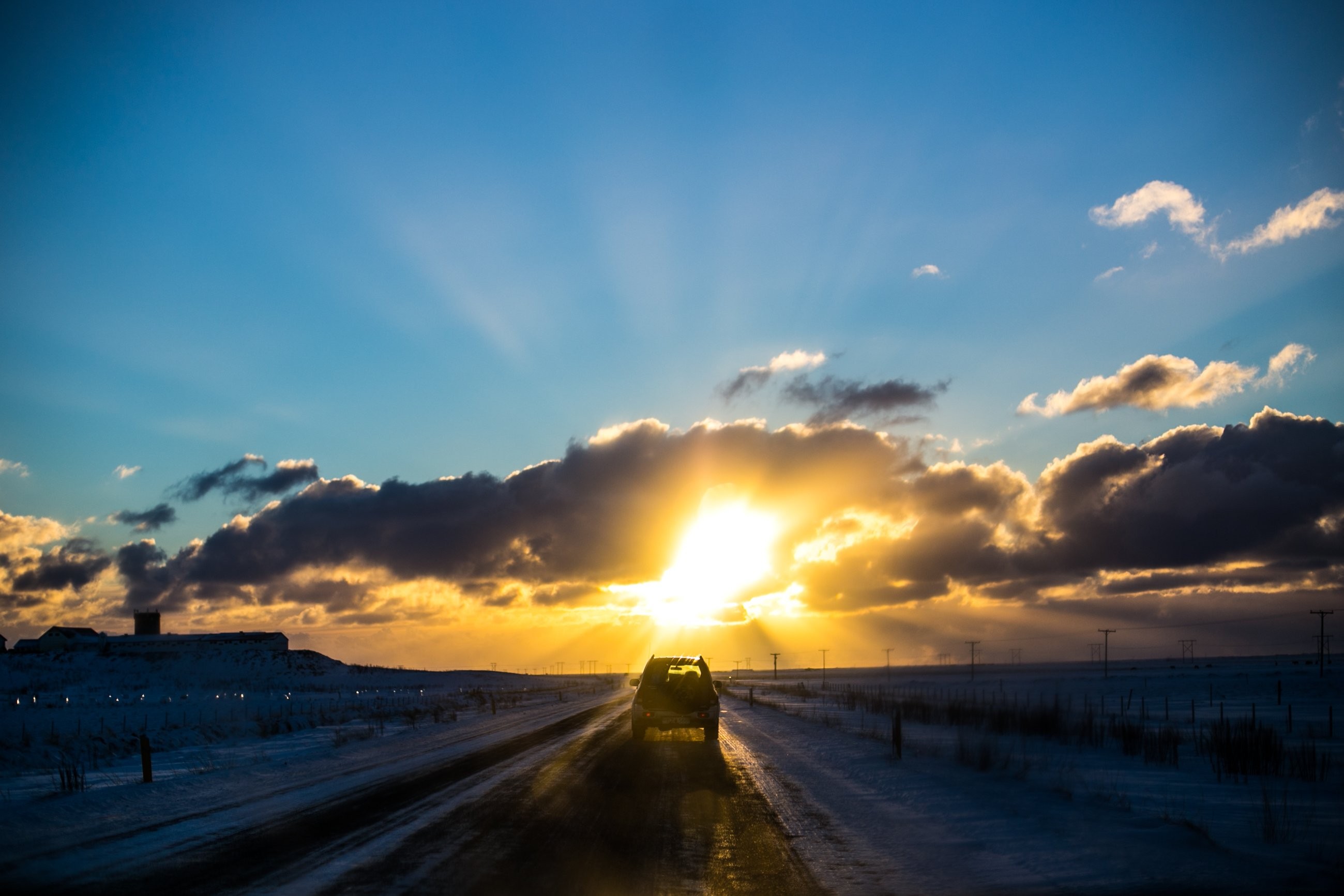 Stunning Sunset Over Iceland s Scenic Highway – Breathtaking Photo