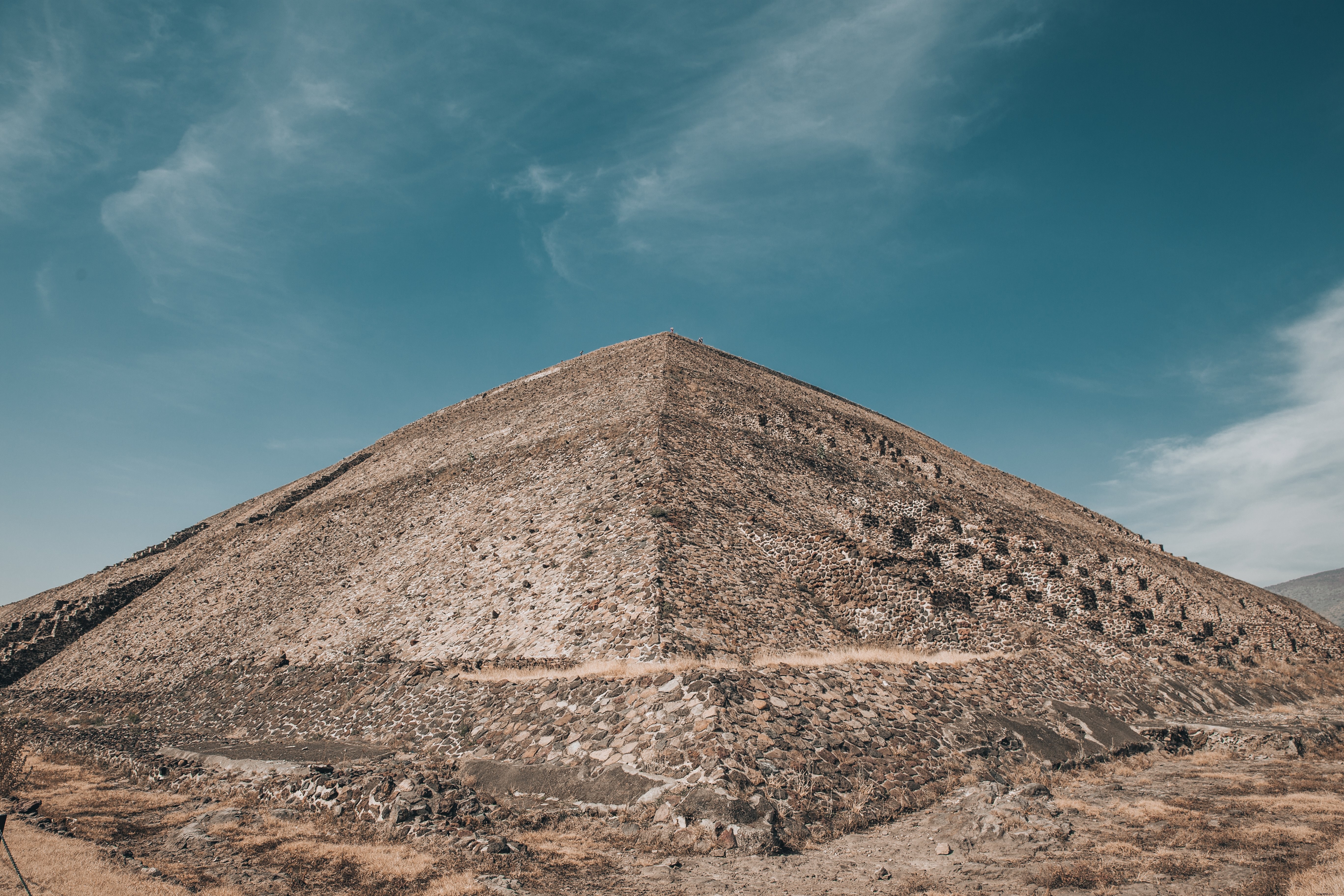 Stunning Photograph of the Pyramid of the Sun