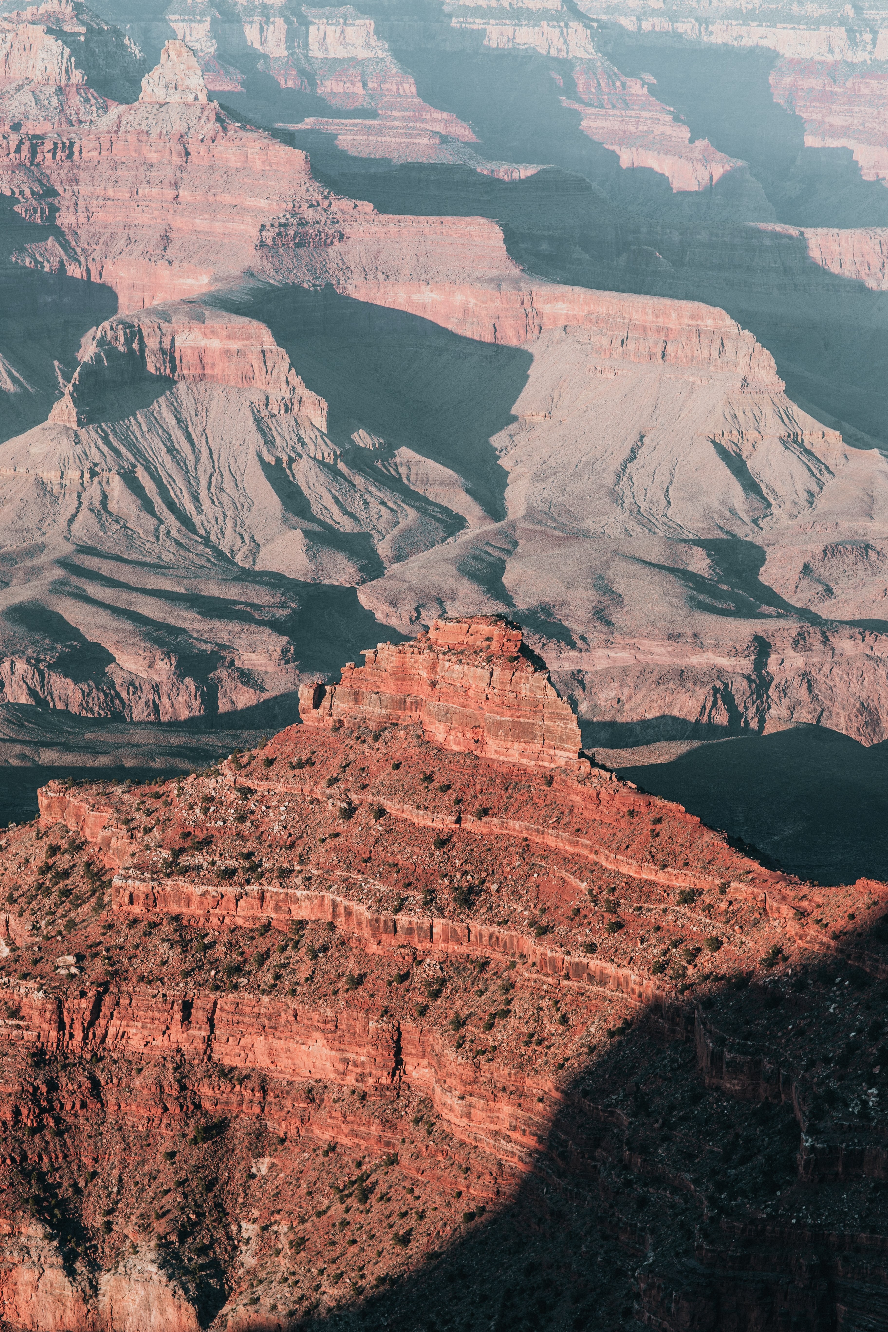 Breathtaking Peaks and Valleys of the Grand Canyon: Stunning Landscape Photo