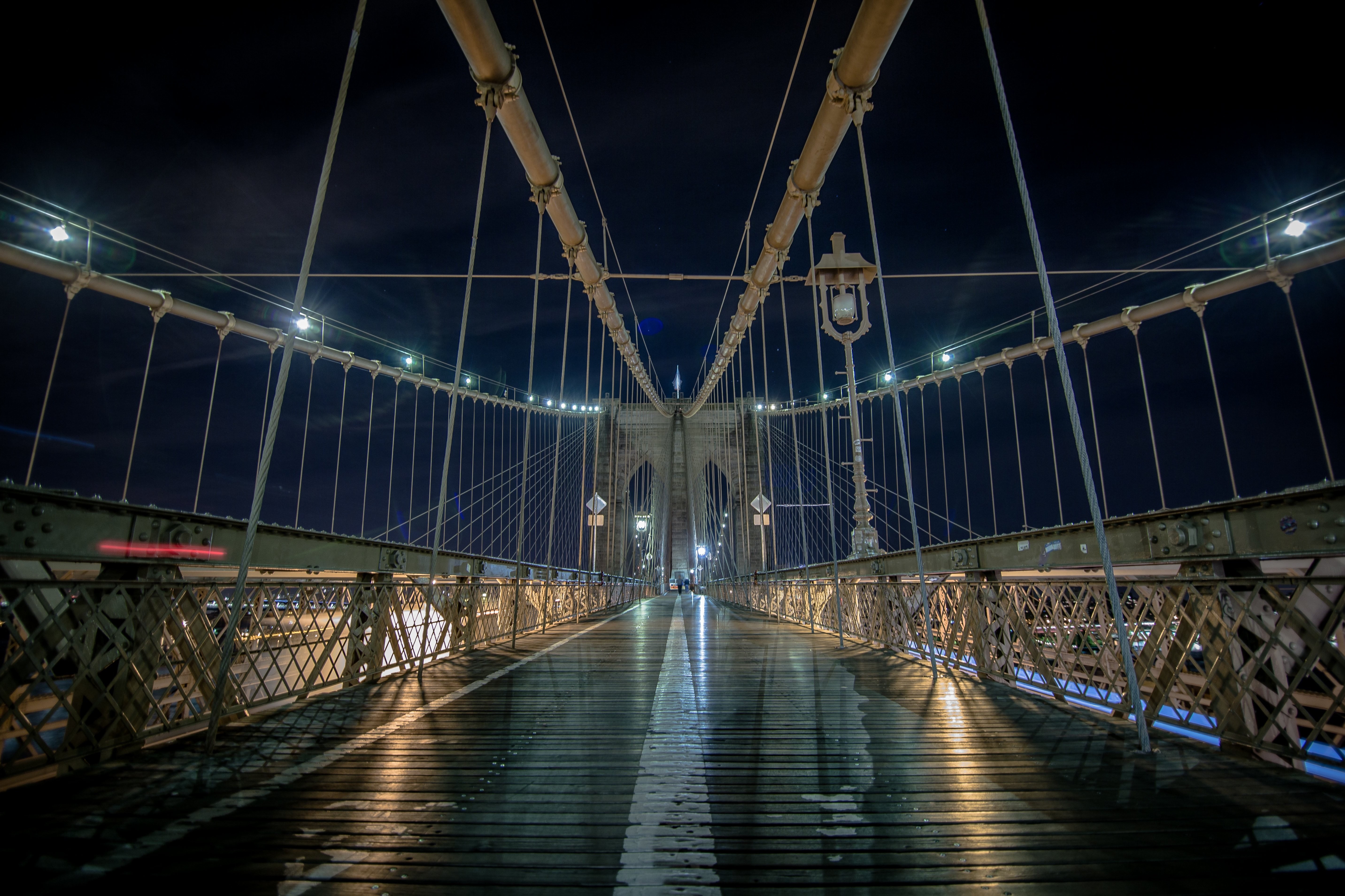 Stunning Brooklyn Bridge at Night: Iconic High-Resolution Photo