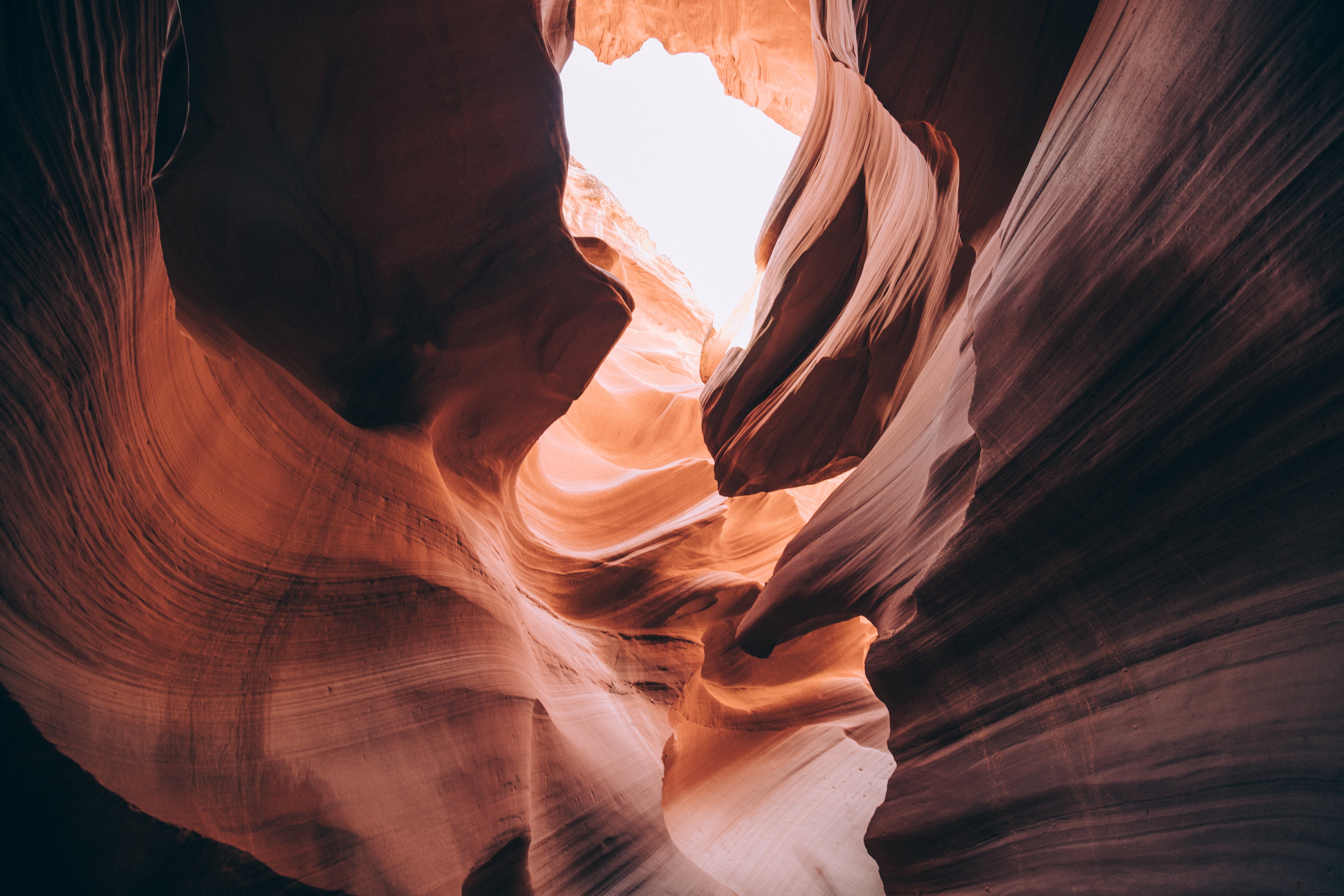Breathtaking Light Illuminating Antelope Canyon s Curvy Edges – Stunning Photo