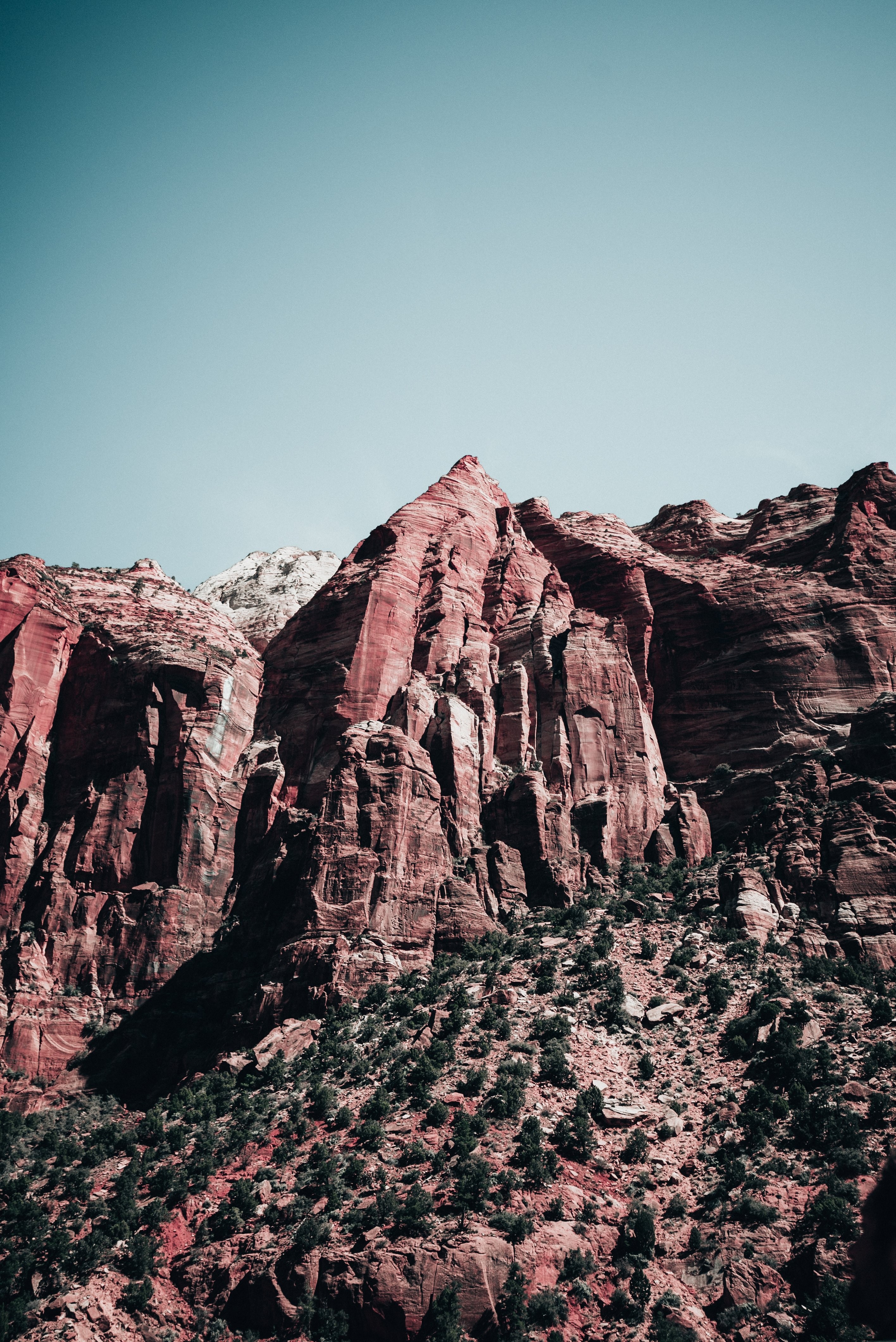Stunning Sandstone Peaks in Majestic Canyon – Professional Photo