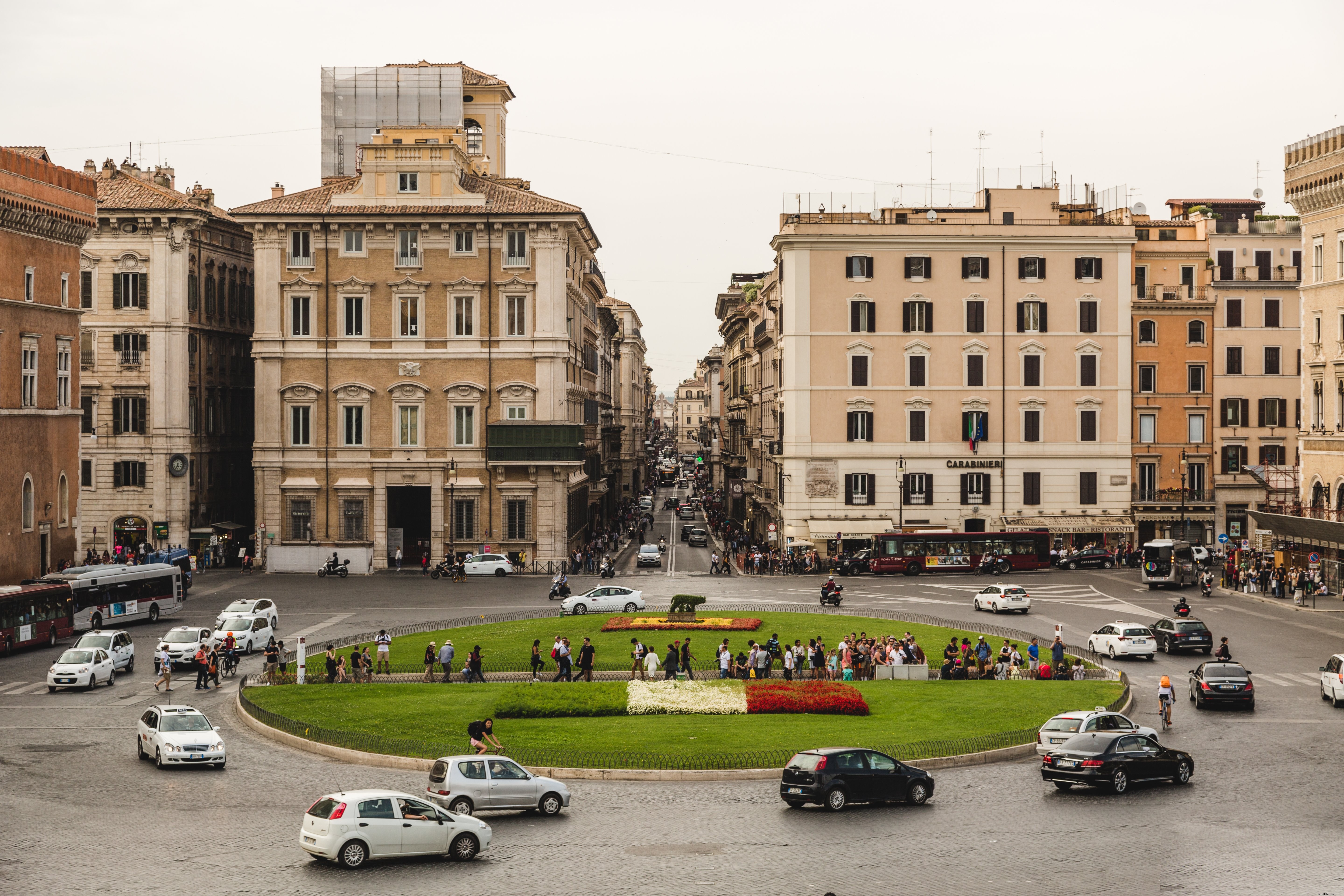 Captivating Photo of Rome s Bustling Traffic Roundabout | Iconic Italian Street Scene