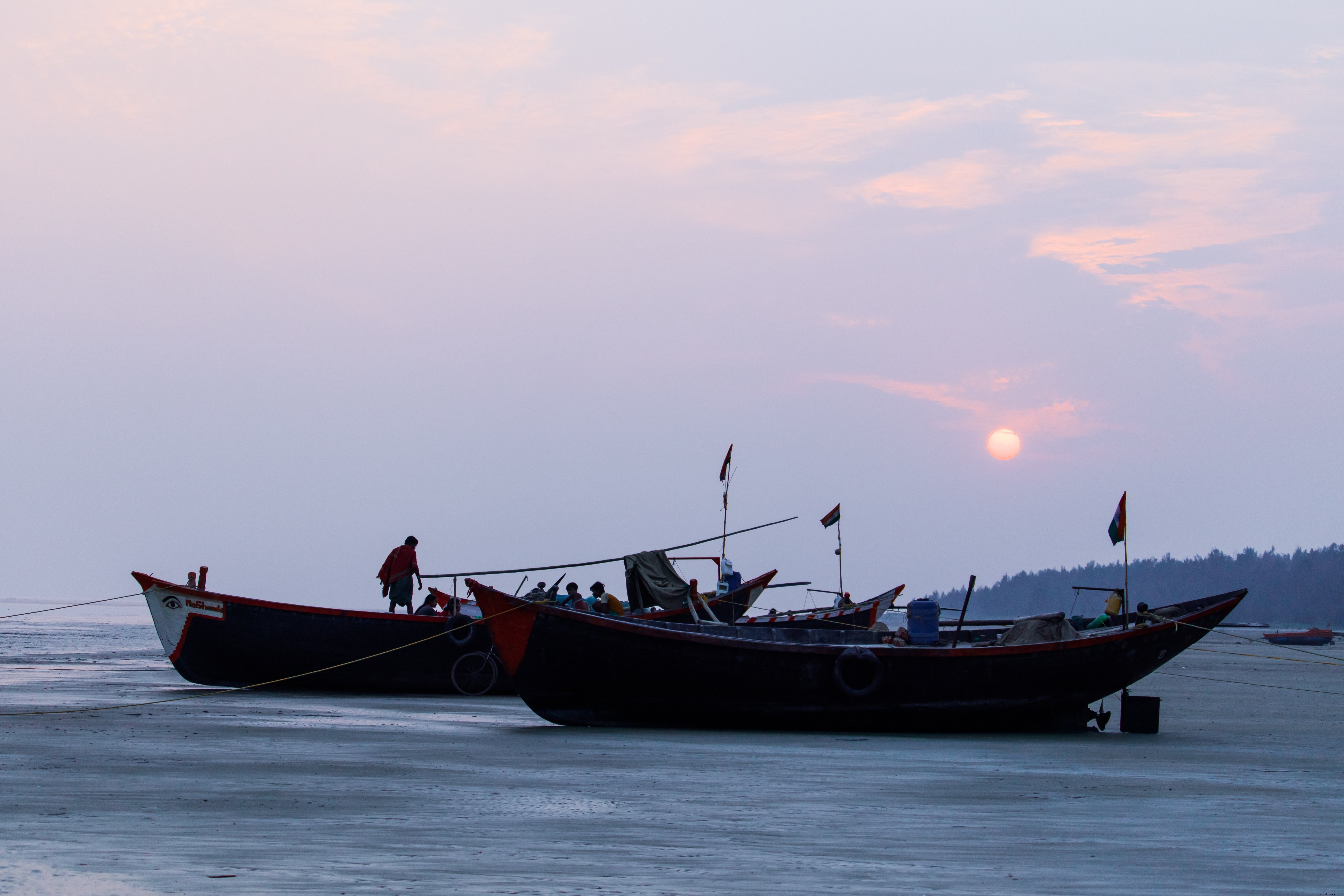 Serene Fishing Boats on the Shore: Stunning Coastal Photo